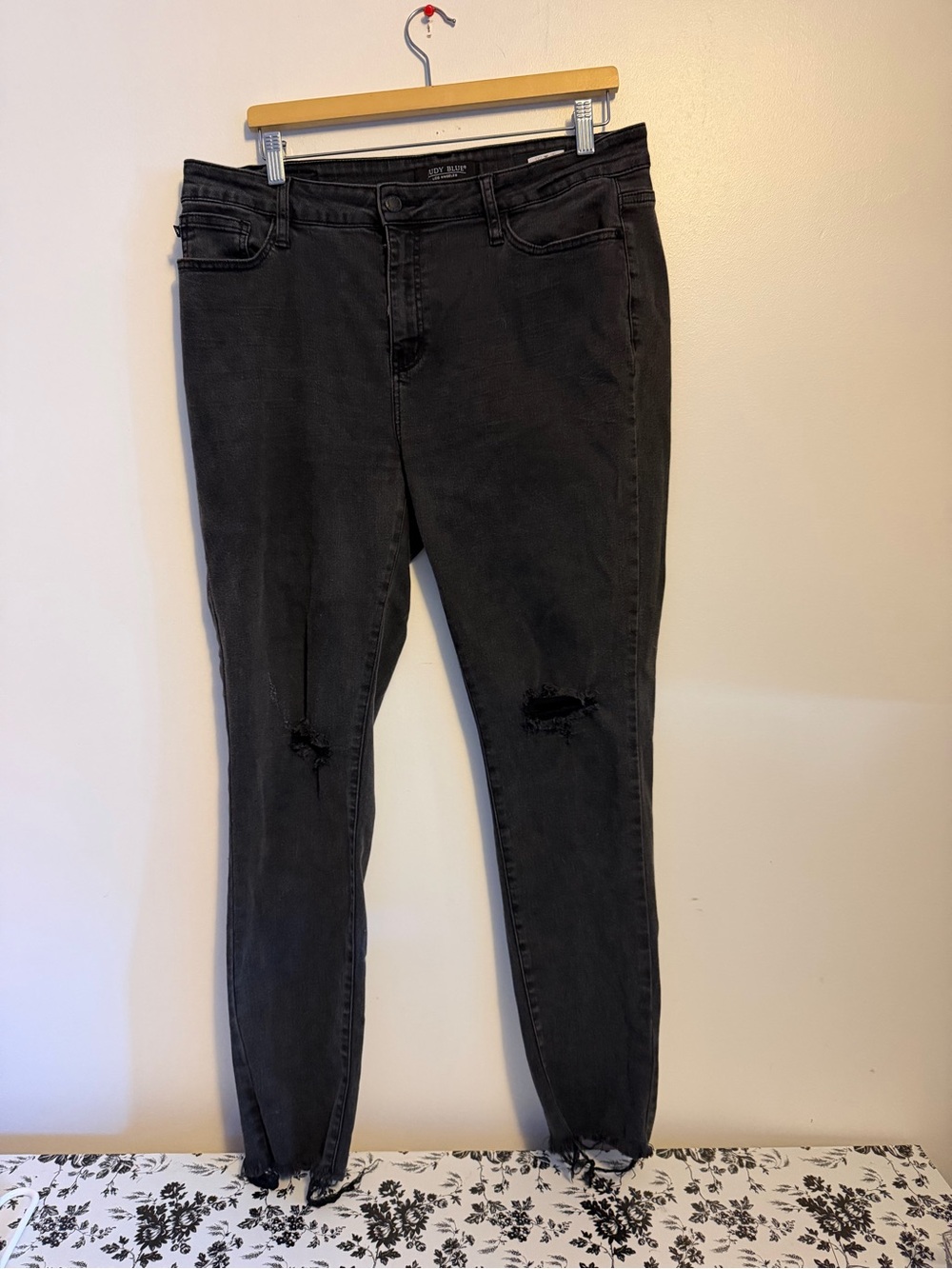 Judy Blue Black Slim Fit Distressed Raw Hem Jeans Size 15 / 32